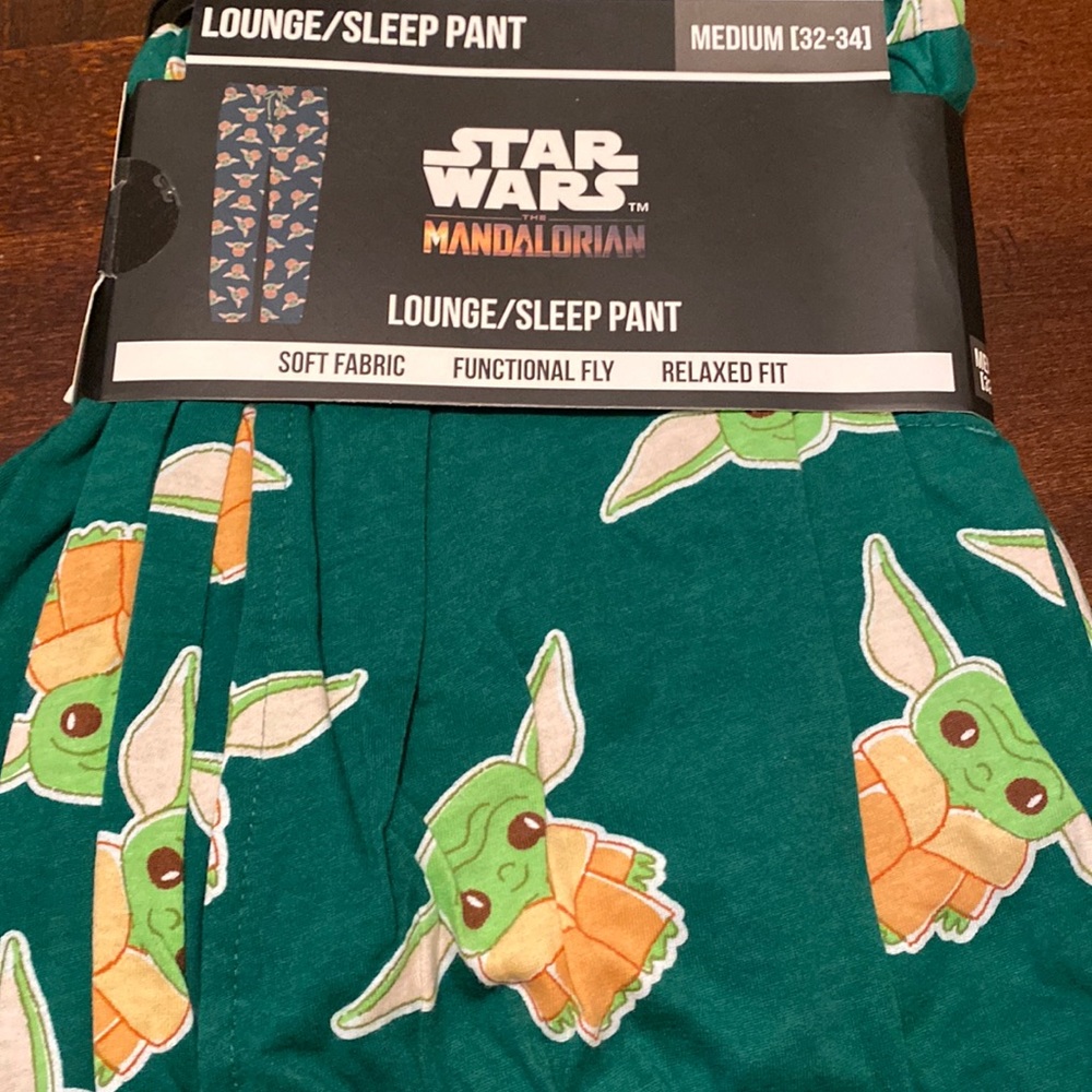 NWT Star Wars The Mandalorian Sleep Pant 100% cotton. Soft fabric. Relaxed fit.